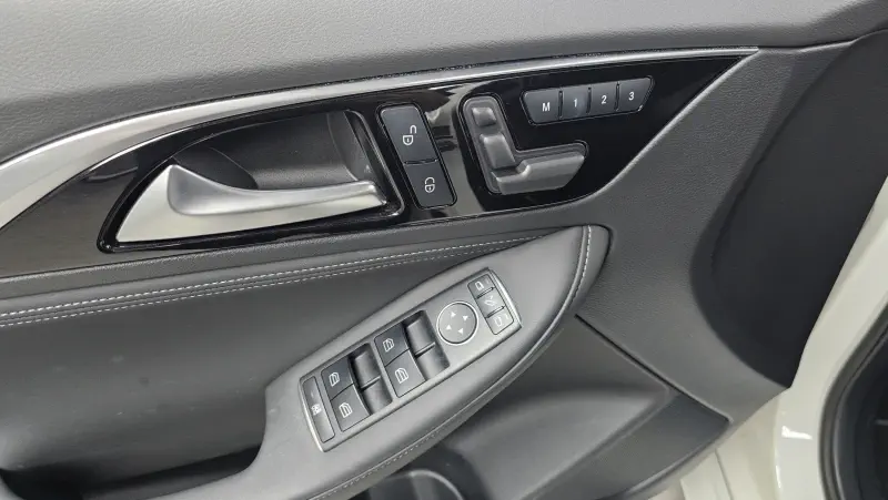 Infiniti Q30