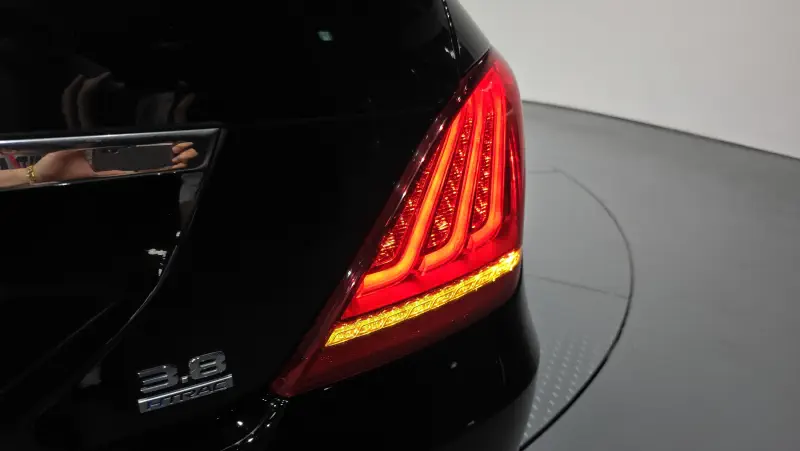 Genesis EQ900