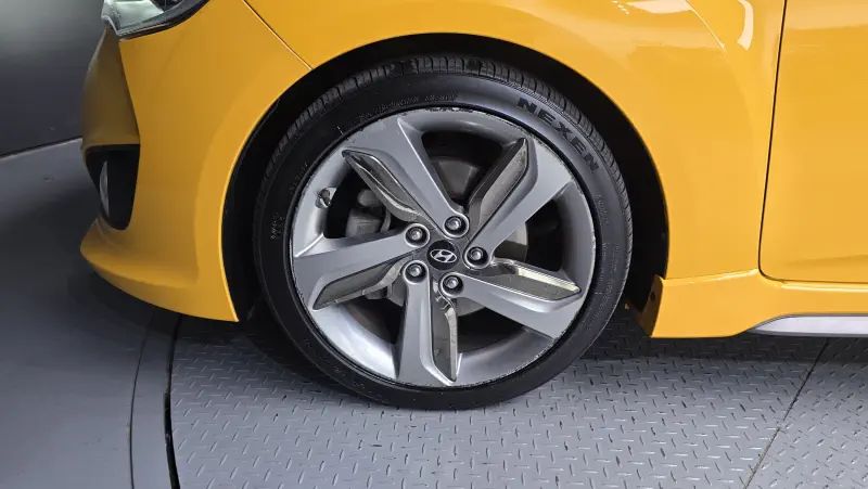 Hyundai Veloster