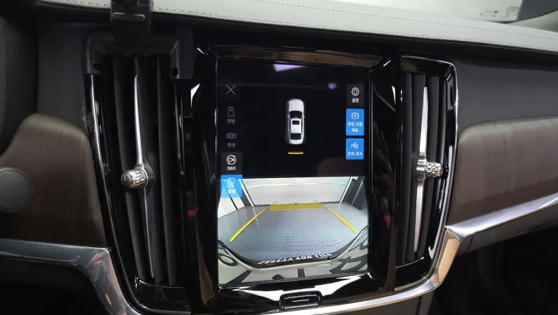 Volvo S90
