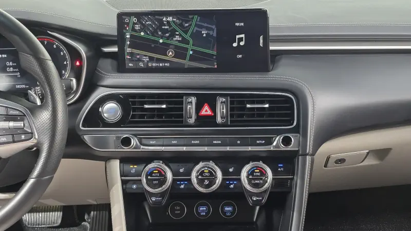 Genesis G70