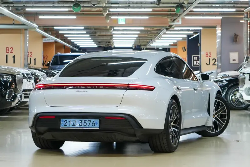 Porsche Taycan