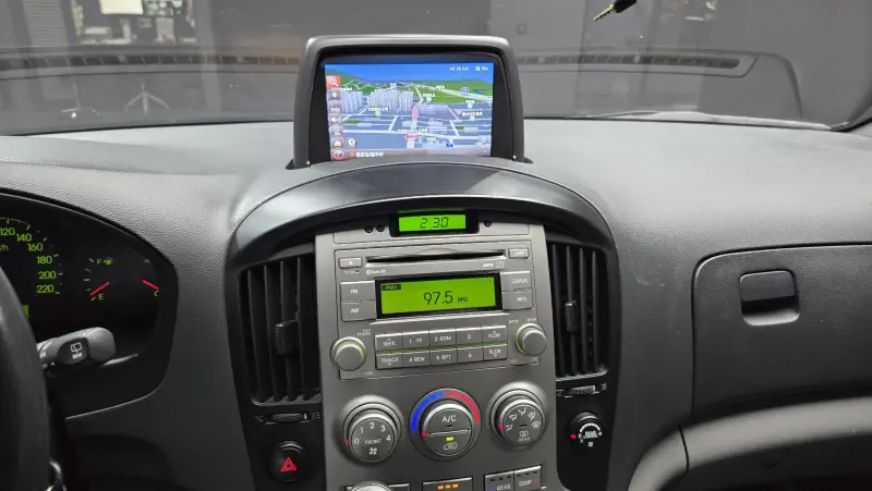 Hyundai Grand Starex