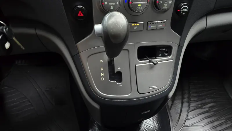 Hyundai Grand Starex