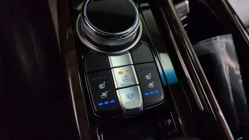 Genesis EQ900