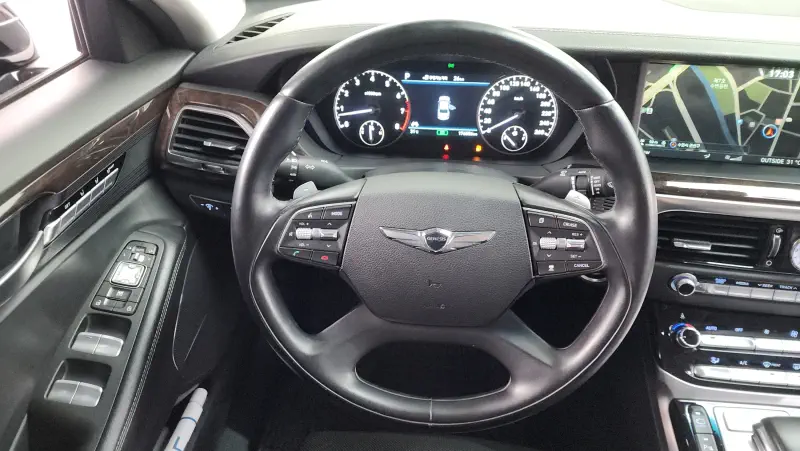 Genesis EQ900