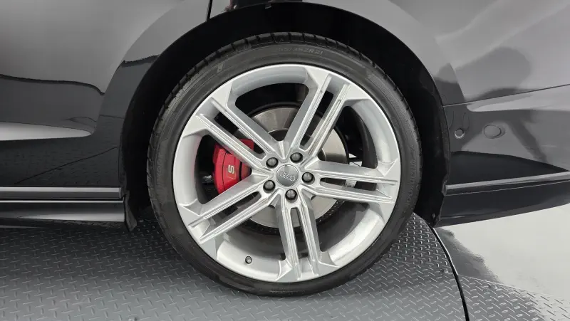 Audi S8