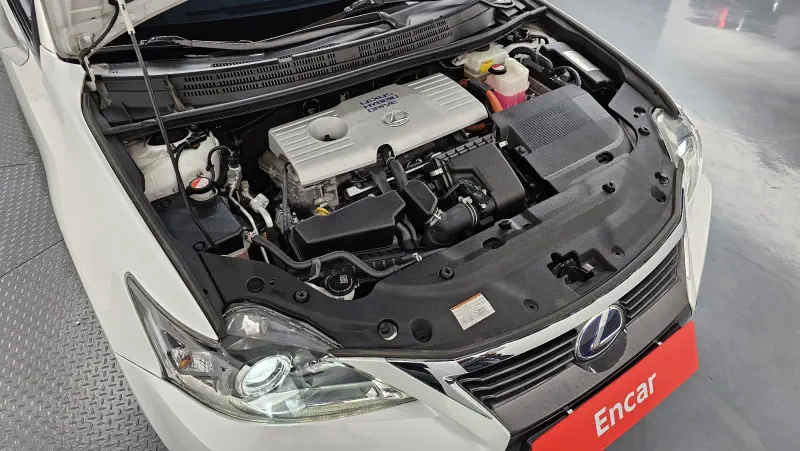 Lexus CT200h