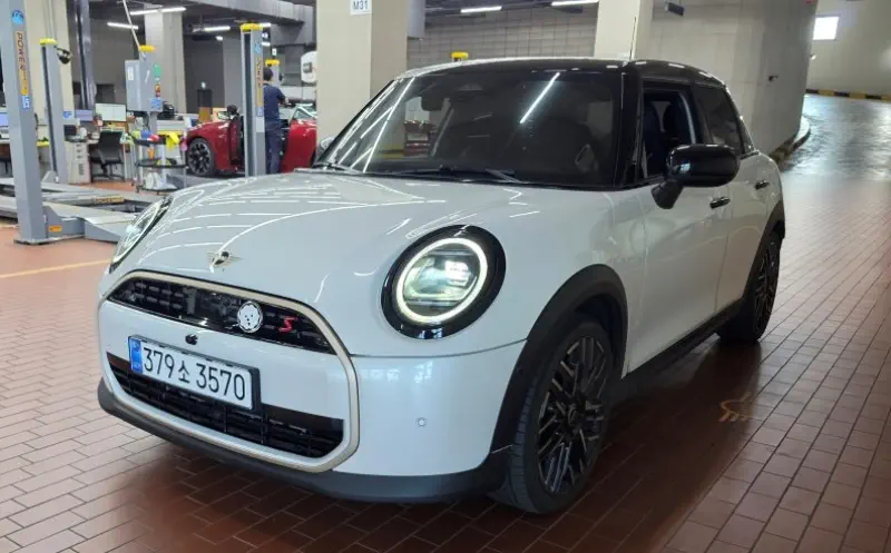 Mini Hatch