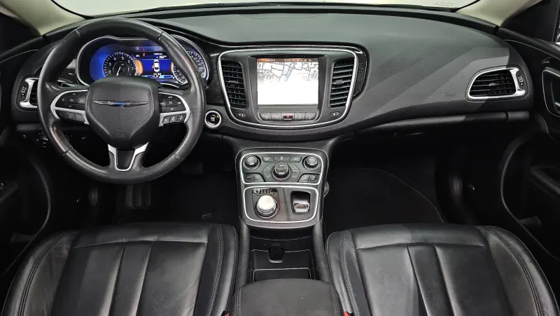 Chrysler 200