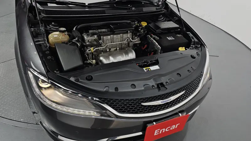Chrysler 200