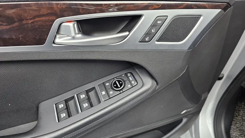 Hyundai Genesis