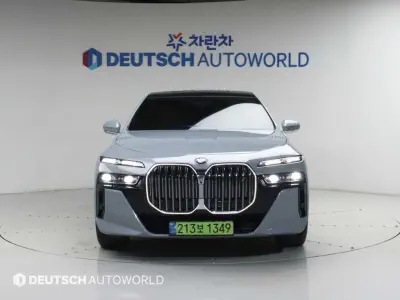 BMW i7