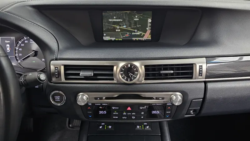 Lexus GS300
