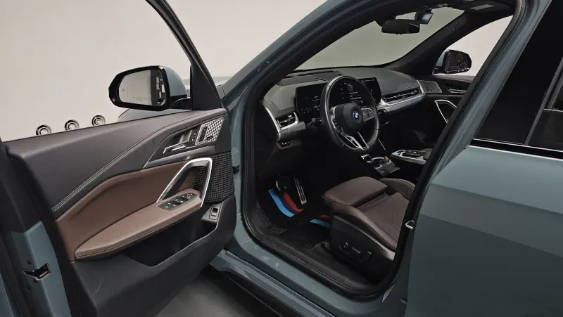 BMW iX1
