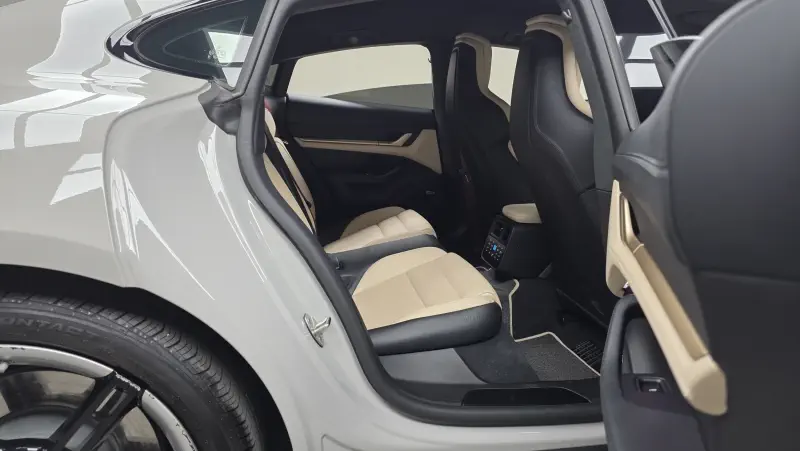Porsche Taycan