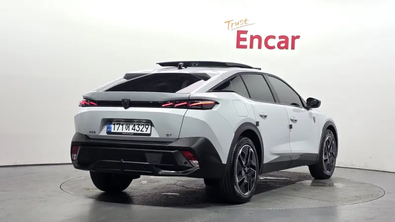 Peugeot 408