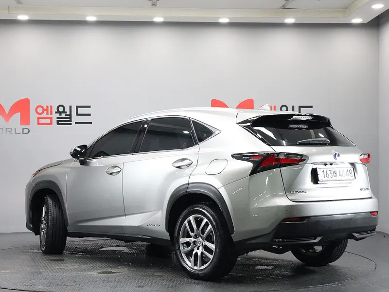 Lexus NX300h