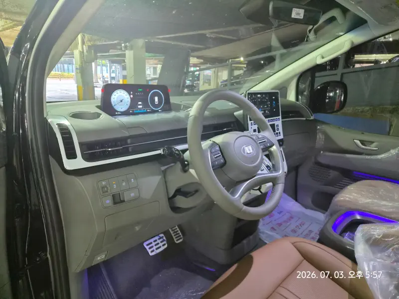 Hyundai Staria