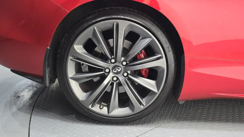 Infiniti Q60