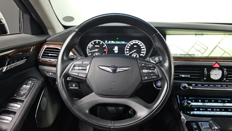 Genesis EQ900