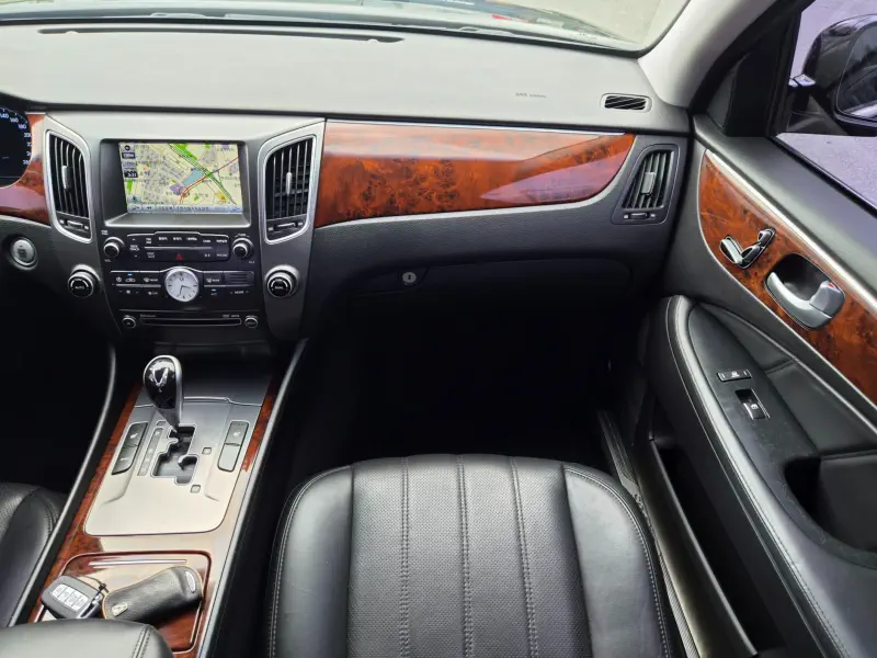 Hyundai Equus