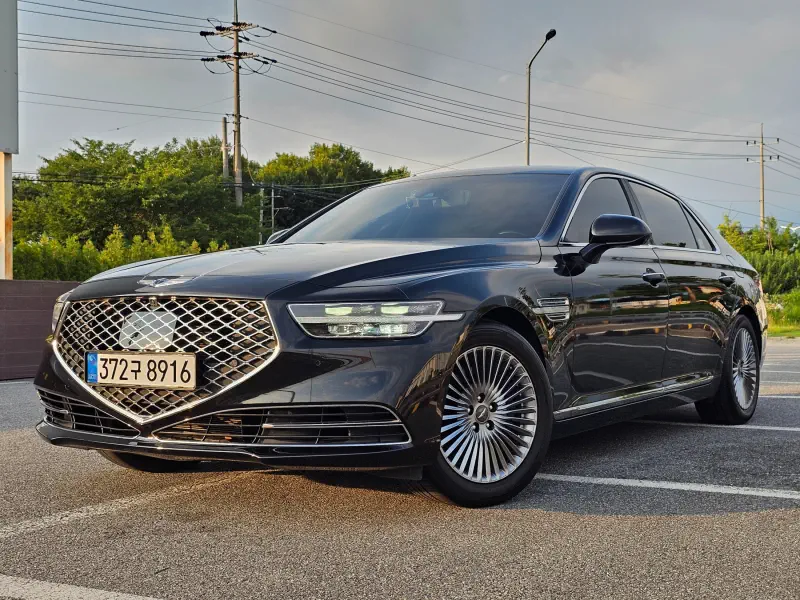 Genesis G90