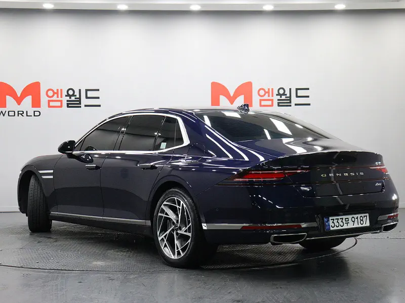 Genesis G90