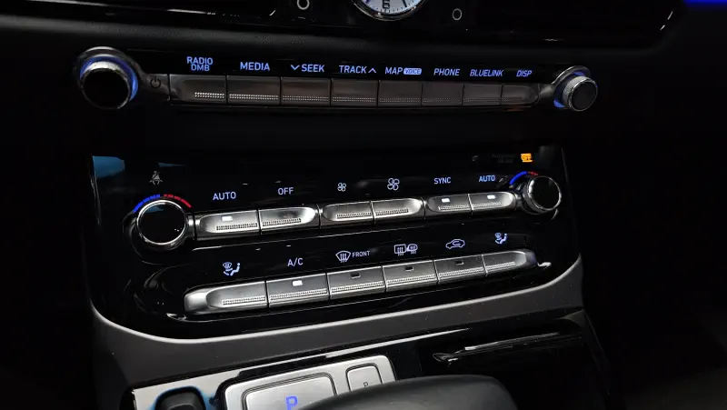 Genesis EQ900