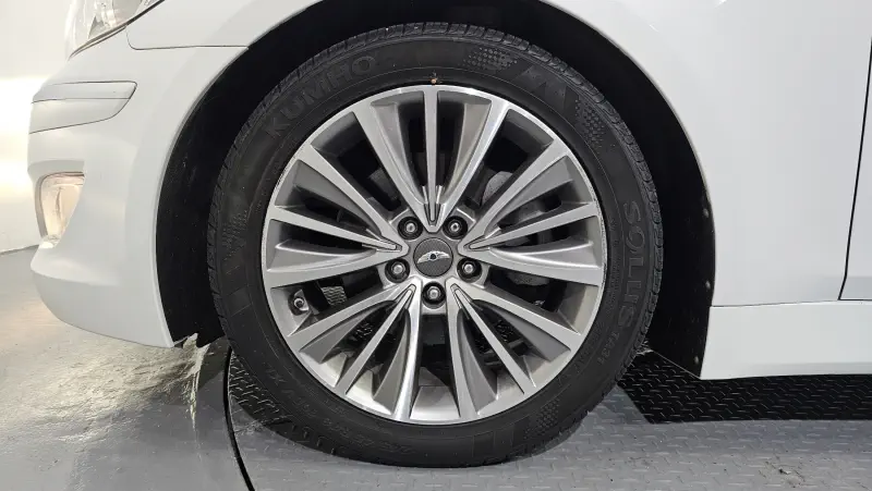 Купить Hyundai Genesis Chungnam из Кореи
