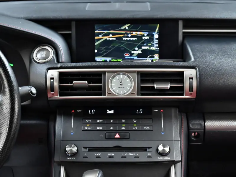 Lexus IS200t