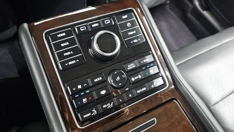 Hyundai Equus