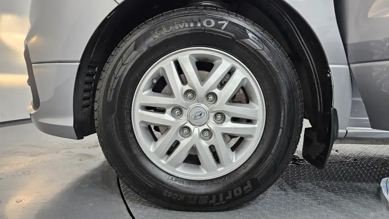 Hyundai Grand Starex