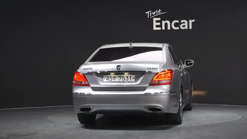 Hyundai Equus