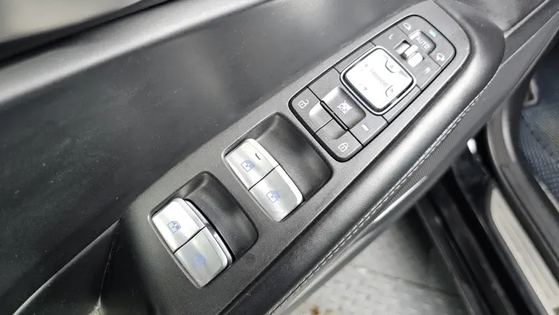 Genesis EQ900
