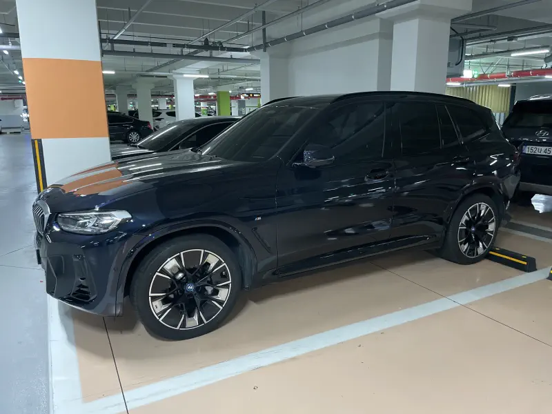 BMW iX3