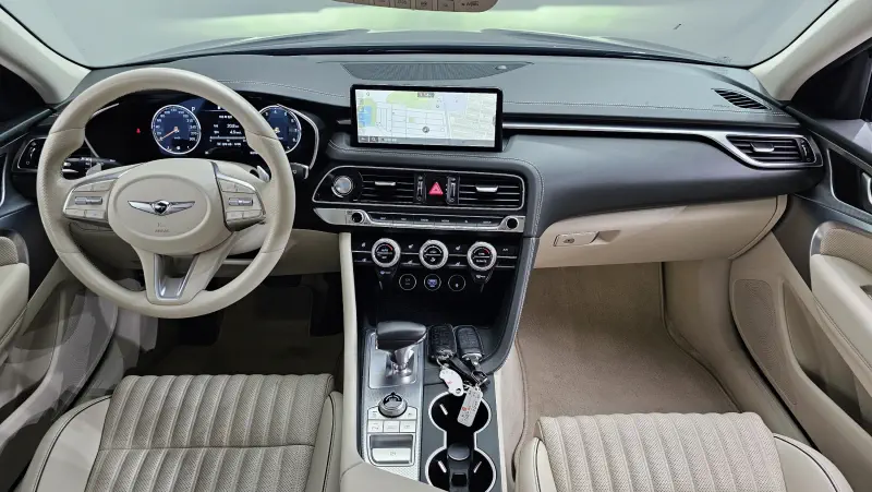 Genesis G70