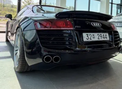 Audi R8