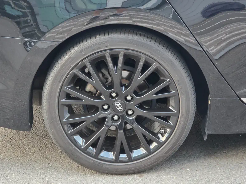 Hyundai Aslan