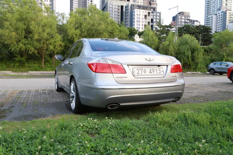 Hyundai Genesis
