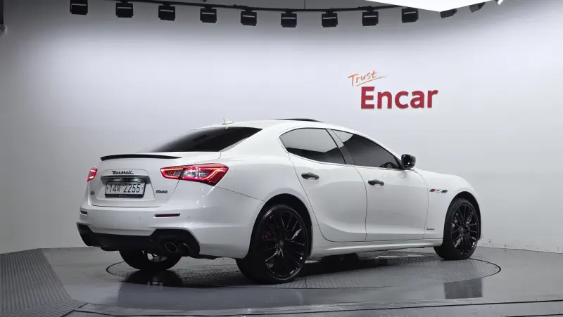Maserati Ghibli
