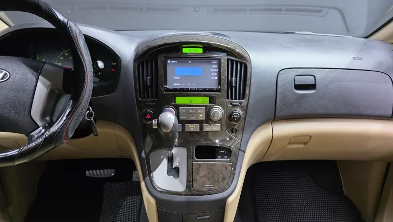 Hyundai Grand Starex