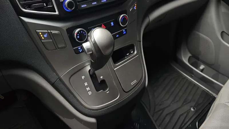 Hyundai Grand Starex