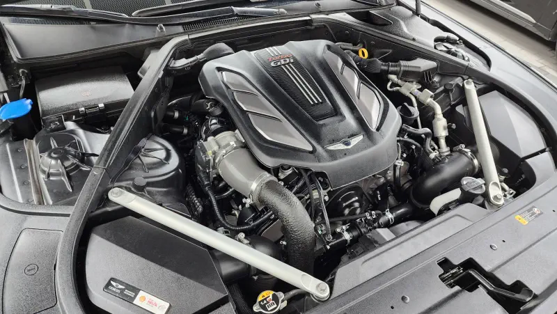 Genesis G90
