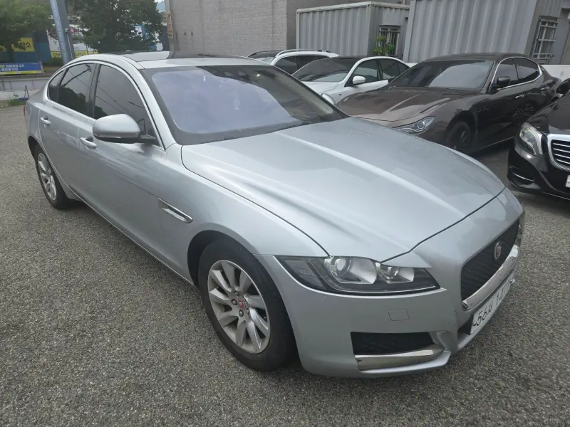Jaguar XF