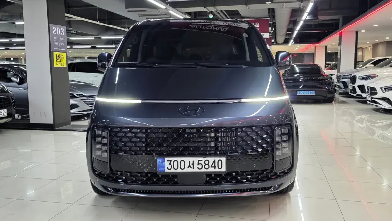 Hyundai Staria