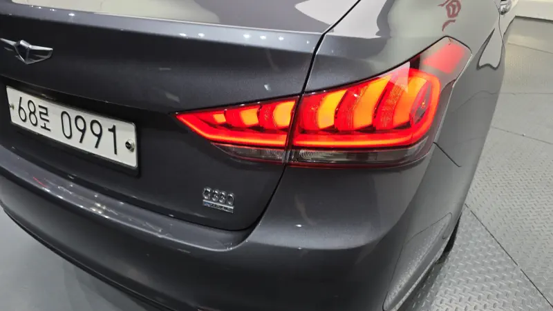 Hyundai Genesis