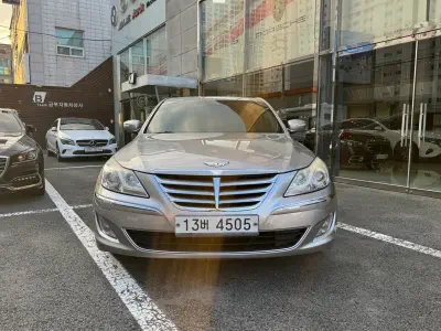 Hyundai Genesis