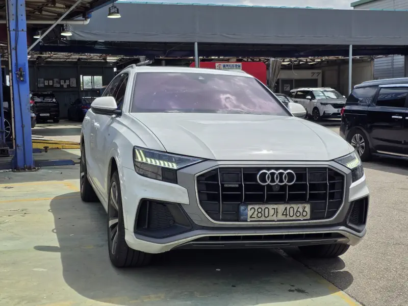 Audi Q8
