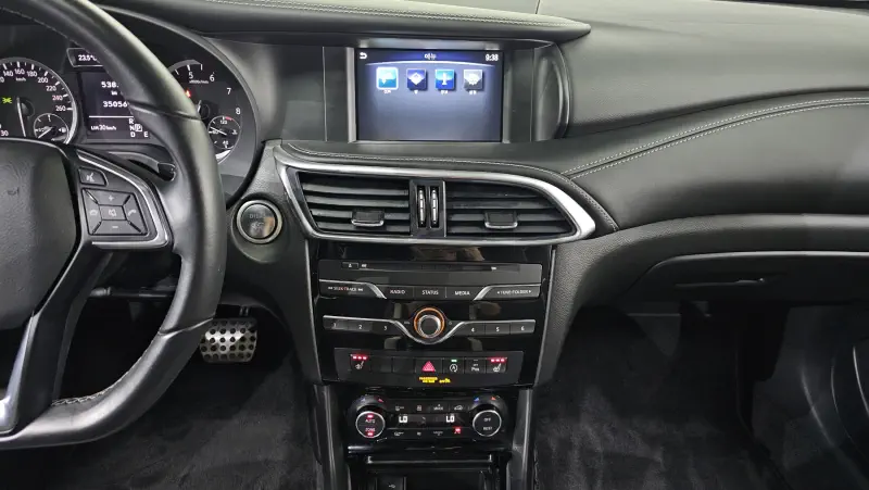 Infiniti Q30